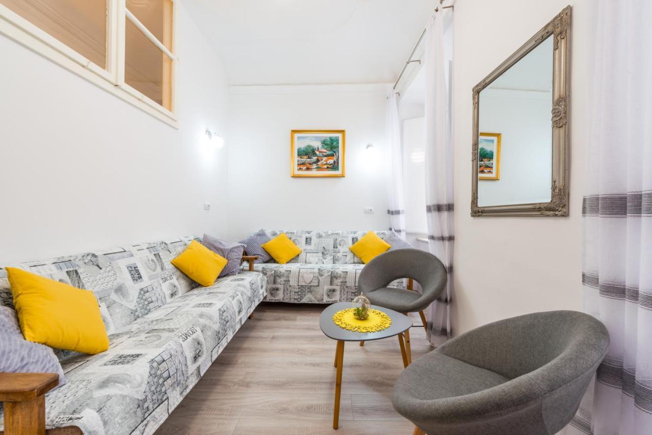The Arms Apartment