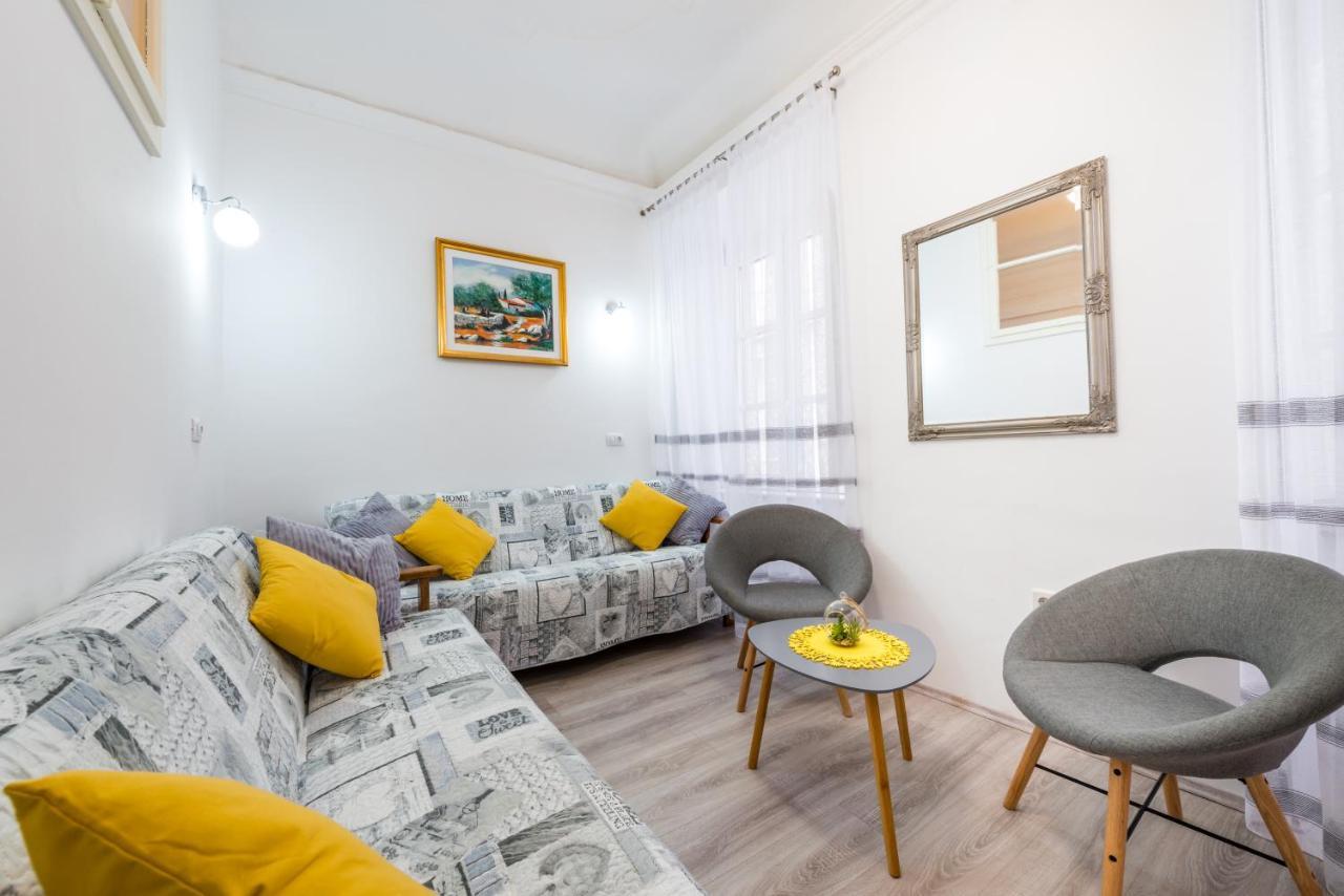 The Arms Apartment